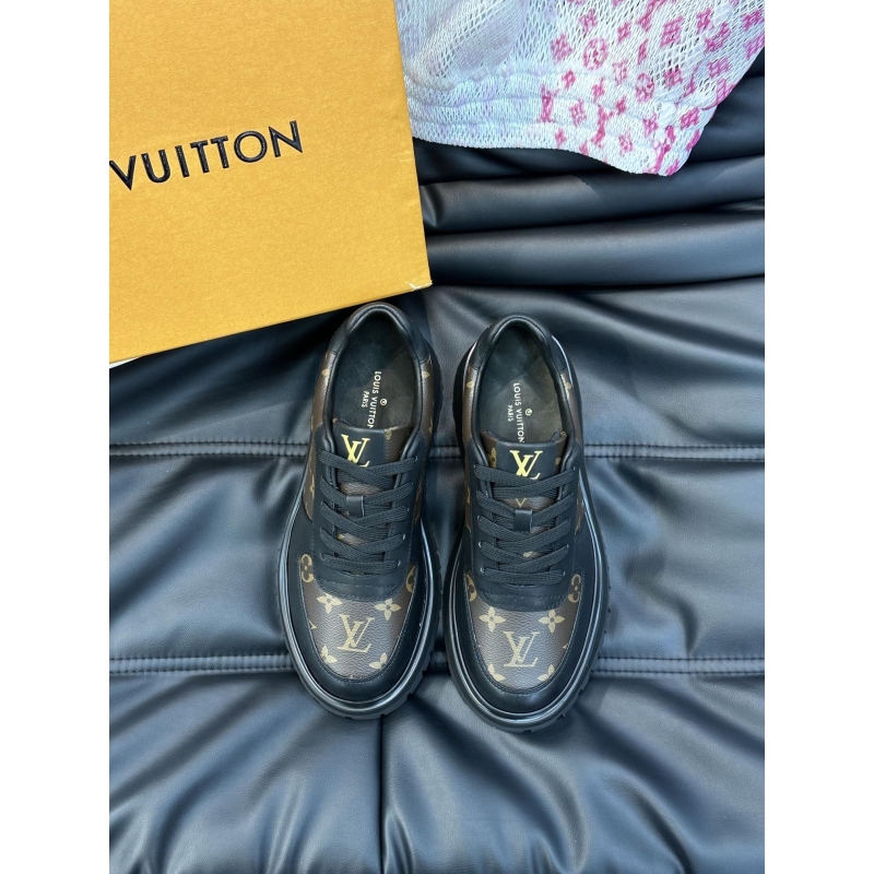l**is V*t*n sneakers